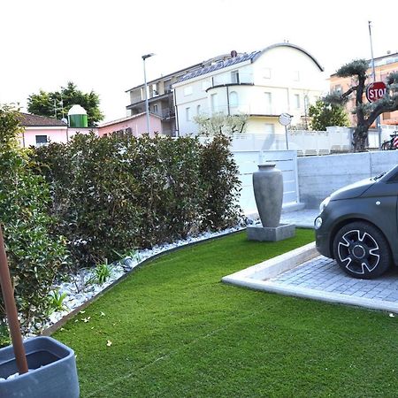 Iris Ar Holiday-Home Πεσκιέρα ντελ Γκάρντα Εξωτερικό φωτογραφία