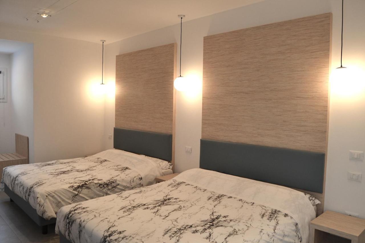 Iris Ar Holiday-Home Πεσκιέρα ντελ Γκάρντα Εξωτερικό φωτογραφία