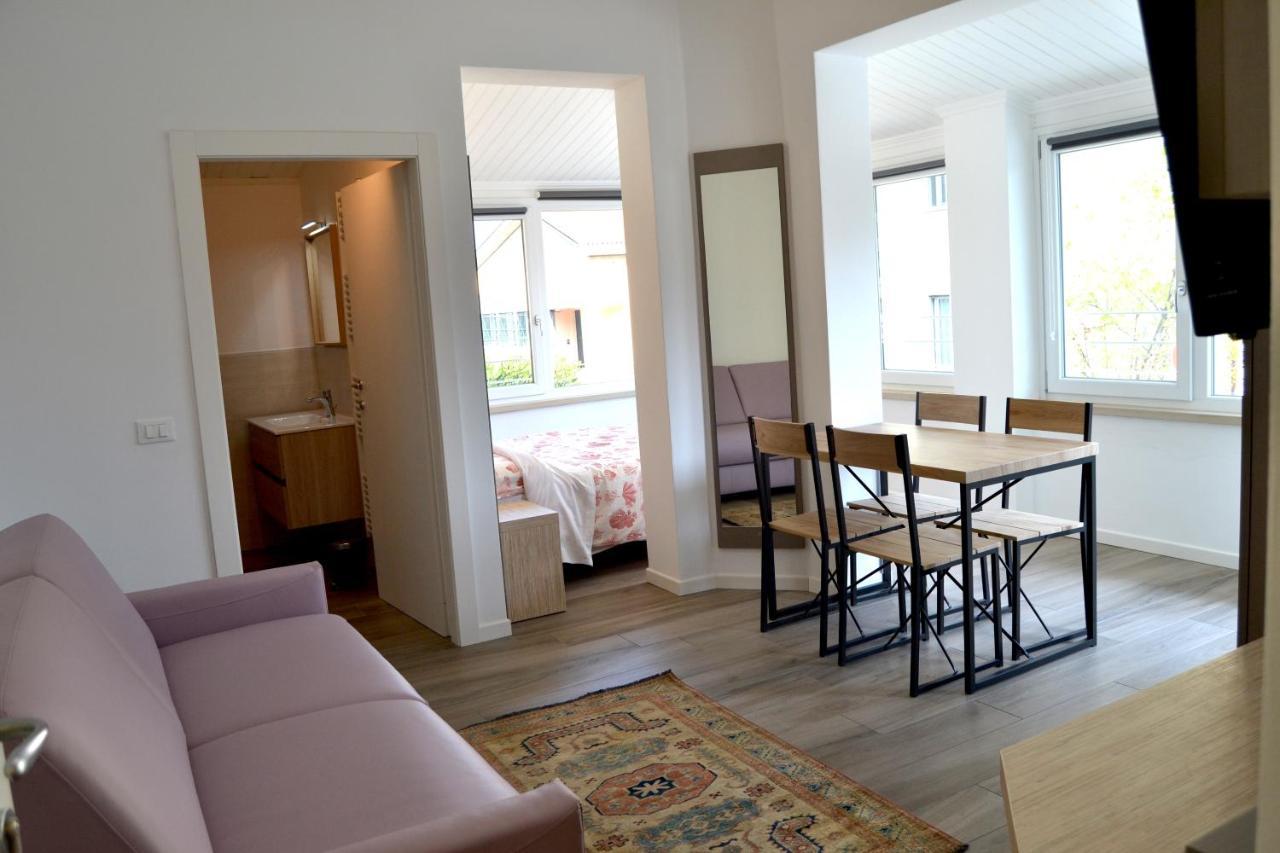 Iris Ar Holiday-Home Πεσκιέρα ντελ Γκάρντα Εξωτερικό φωτογραφία