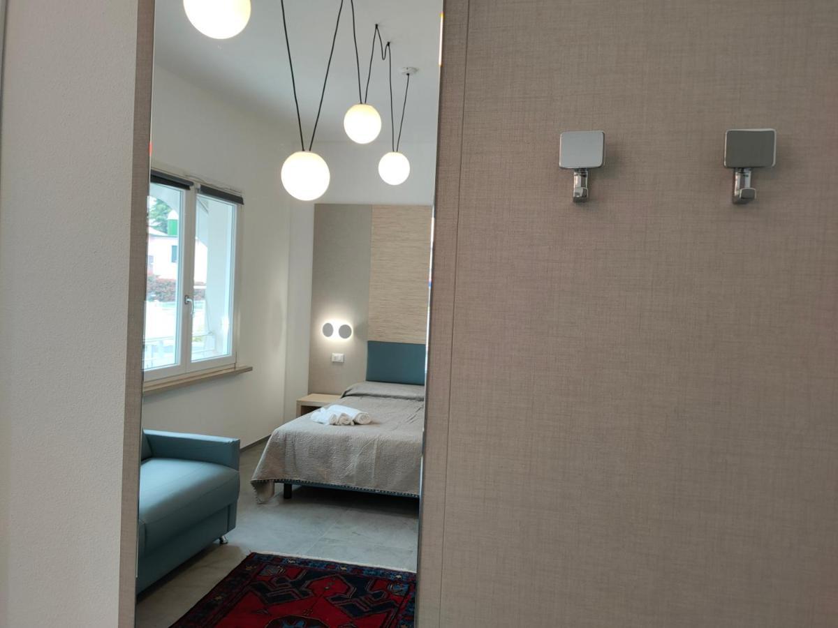 Iris Ar Holiday-Home Πεσκιέρα ντελ Γκάρντα Εξωτερικό φωτογραφία