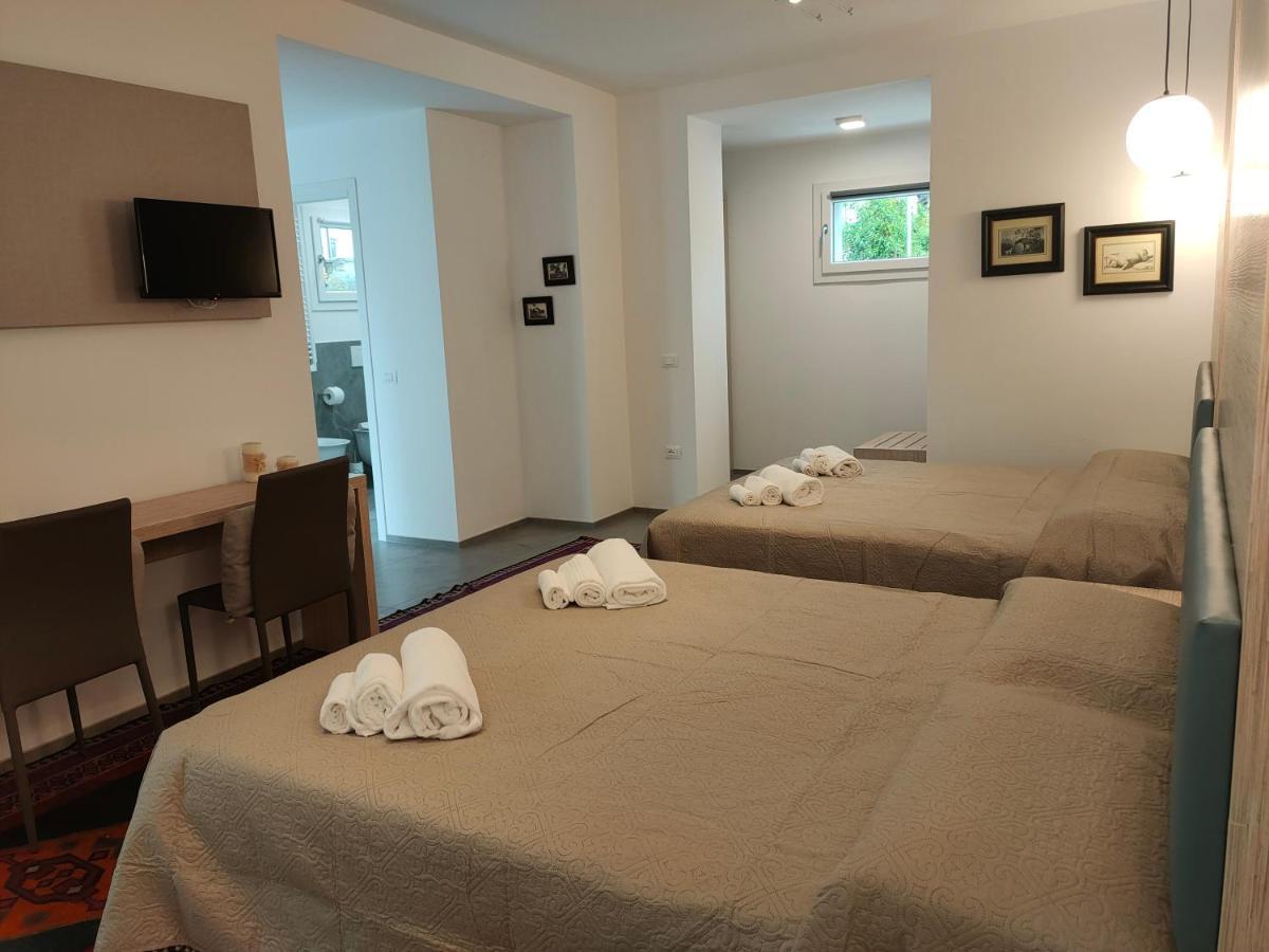 Iris Ar Holiday-Home Πεσκιέρα ντελ Γκάρντα Εξωτερικό φωτογραφία