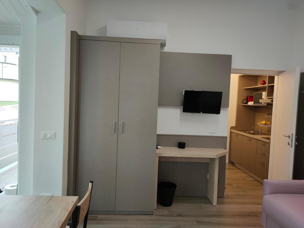 Iris Ar Holiday-Home Πεσκιέρα ντελ Γκάρντα Εξωτερικό φωτογραφία