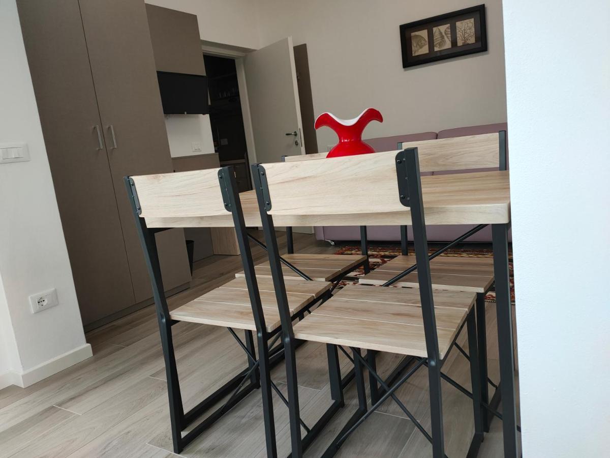 Iris Ar Holiday-Home Πεσκιέρα ντελ Γκάρντα Εξωτερικό φωτογραφία