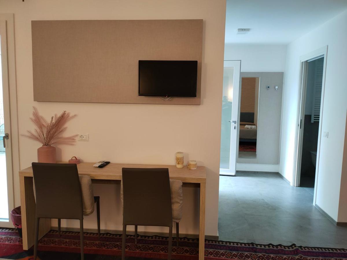 Iris Ar Holiday-Home Πεσκιέρα ντελ Γκάρντα Εξωτερικό φωτογραφία
