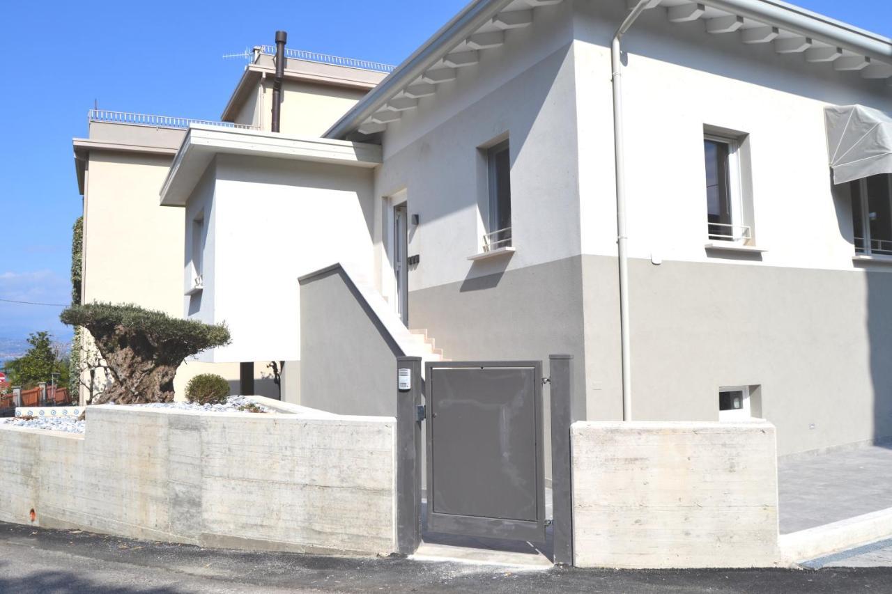 Iris Ar Holiday-Home Πεσκιέρα ντελ Γκάρντα Εξωτερικό φωτογραφία
